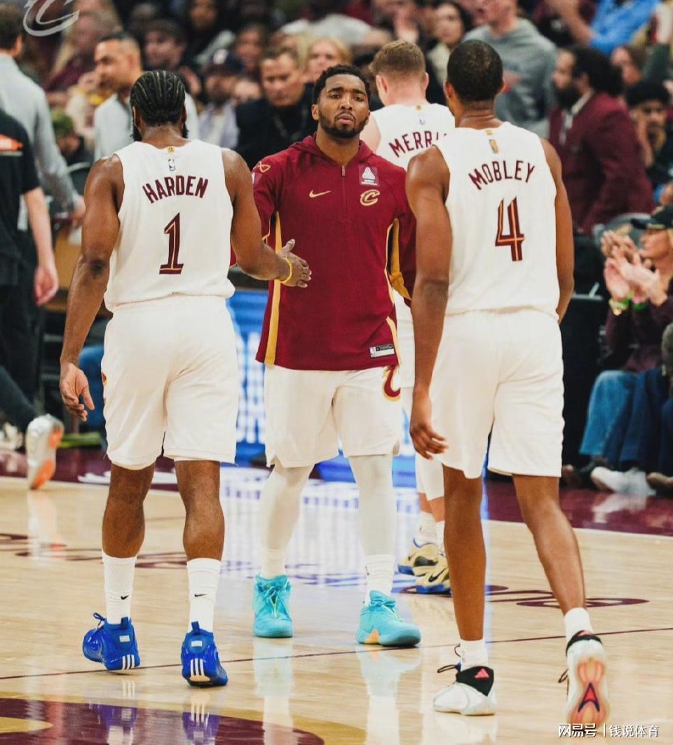 华体会官网首页-骑士122-116擒鹰取四连胜，赛后四大利好曝光，东决之路稳了