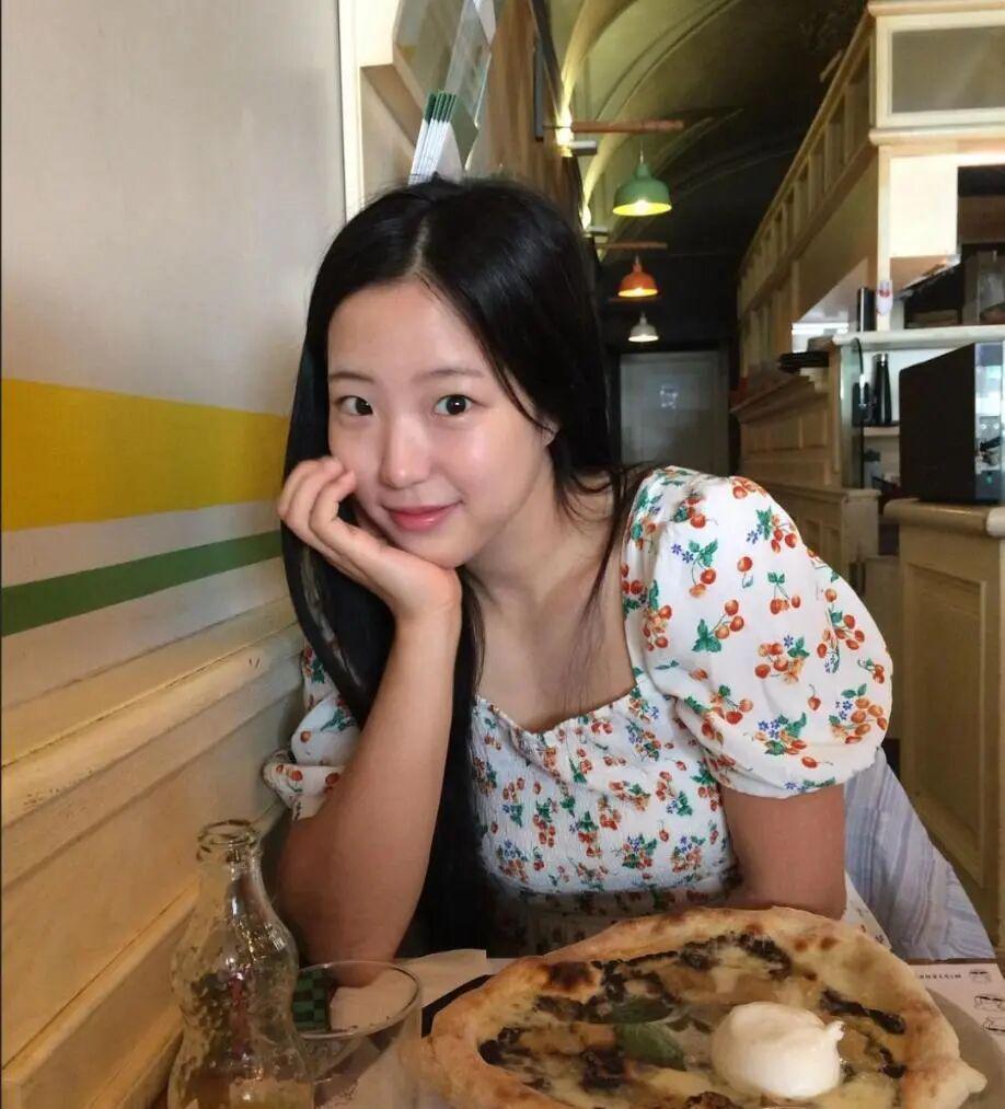 华体会真人体育娱乐-22岁甜妹公开示爱,王楚钦回应让谁心碎?